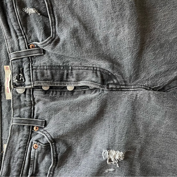 Levi’s Wedgie Straight Distressed Jeans in Size 29 - Picture 7 of 7